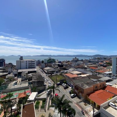 Apartamentos com 95m², 1 quarto, 1 suíte, 2 garagens, no bairro Barreiros em São José