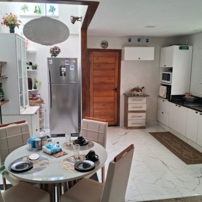 Casa Residencial com 88m², 2 quartos, 2 suítes, 1 garagem, no bairro São João Do Rio Vermelho em Florianópolis