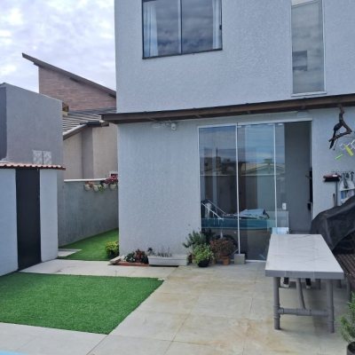 Casa Residencial com 88m², 2 quartos, 2 suítes, 1 garagem, no bairro São João Do Rio Vermelho em Florianópolis