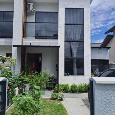 Casa Residencial com 88m², 2 quartos, 2 suítes, 1 garagem, no bairro São João Do Rio Vermelho em Florianópolis