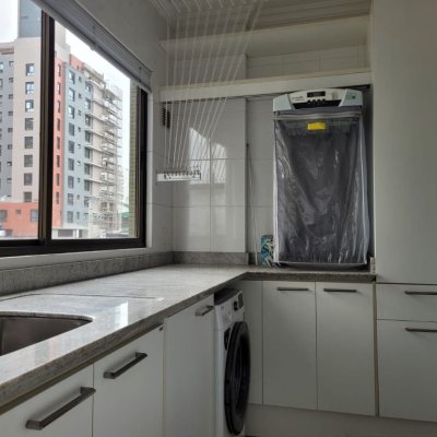 Apartamentos com 131m², 3 quartos, 1 suíte, 2 garagens, no bairro Centro em Florianópolis
