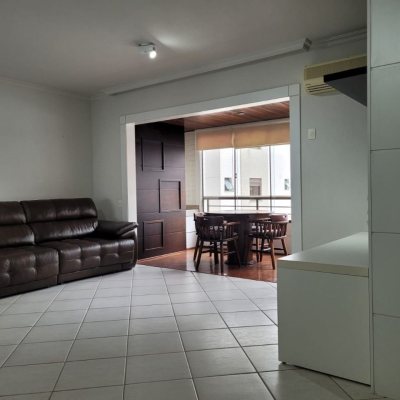 Apartamentos com 131m², 3 quartos, 1 suíte, 2 garagens, no bairro Centro em Florianópolis