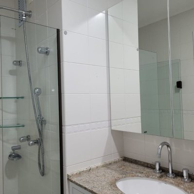 Apartamentos com 131m², 3 quartos, 1 suíte, 2 garagens, no bairro Centro em Florianópolis