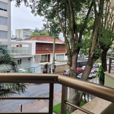 Apartamentos com 131m², 3 quartos, 1 suíte, 2 garagens, no bairro Centro em Florianópolis