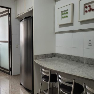 Apartamentos com 131m², 3 quartos, 1 suíte, 2 garagens, no bairro Centro em Florianópolis