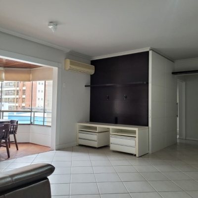 Apartamentos com 131m², 3 quartos, 1 suíte, 2 garagens, no bairro Centro em Florianópolis