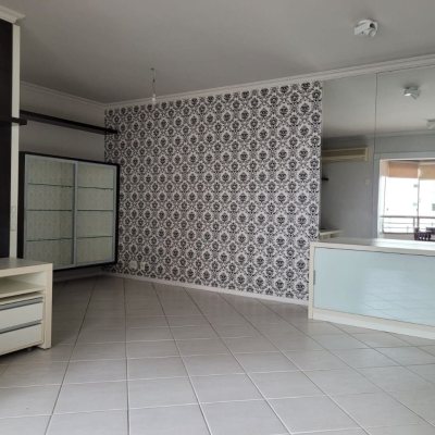 Apartamentos com 131m², 3 quartos, 1 suíte, 2 garagens, no bairro Centro em Florianópolis