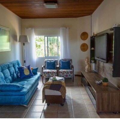 Casa Residencial com 180m², 4 quartos, 1 suíte, 4 garagens, no bairro Campeche em Florianópolis