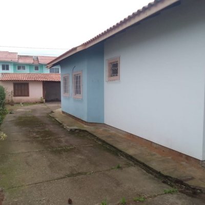 Casa Residencial com 180m², 4 quartos, 1 suíte, 4 garagens, no bairro Campeche em Florianópolis