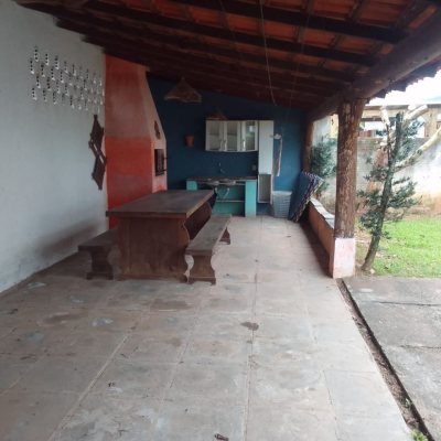 Casa Residencial com 180m², 4 quartos, 1 suíte, 4 garagens, no bairro Campeche em Florianópolis