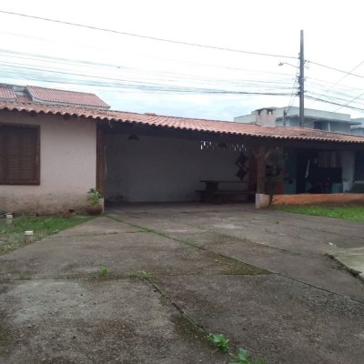 Casa Residencial com 180m², 4 quartos, 1 suíte, 4 garagens, no bairro Campeche em Florianópolis