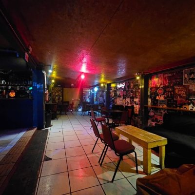 Casa Residencial/Comercial com 238m², no bairro Kobrasol em São José