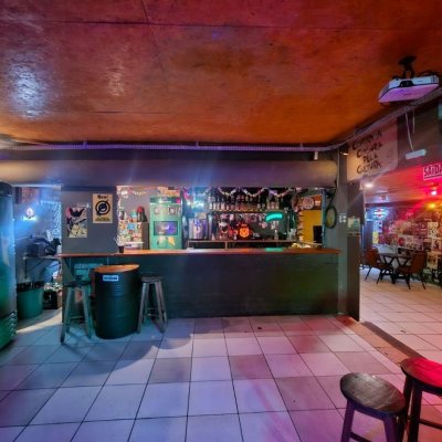 Casa Residencial/Comercial com 238m², no bairro Kobrasol em São José