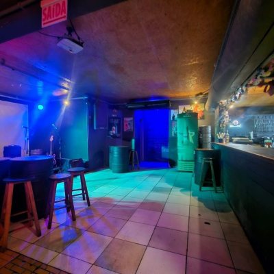 Casa Residencial/Comercial com 238m², no bairro Kobrasol em São José