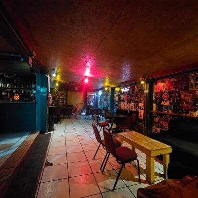 Casa Residencial/Comercial com 238m², no bairro Kobrasol em São José