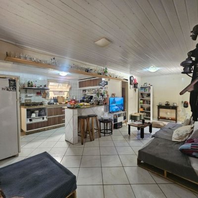 Casa Residencial/Comercial com 238m², no bairro Kobrasol em São José