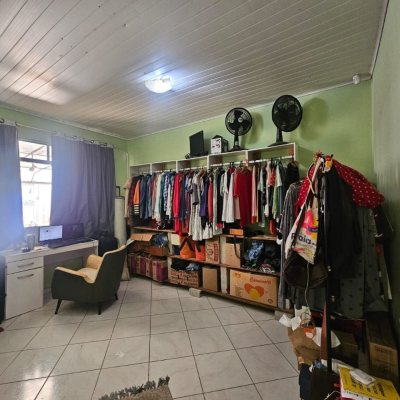 Casa Residencial/Comercial com 238m², no bairro Kobrasol em São José