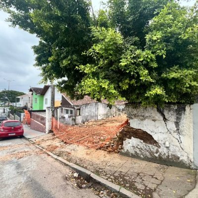 Terreno Comercial/Residencial com 280m², no bairro Prainha em Florianópolis