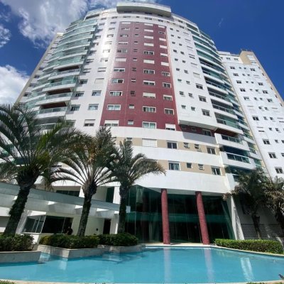 Apartamentos com 165m², 4 quartos, 4 suítes, 2 garagens, no bairro Centro em Florianópolis