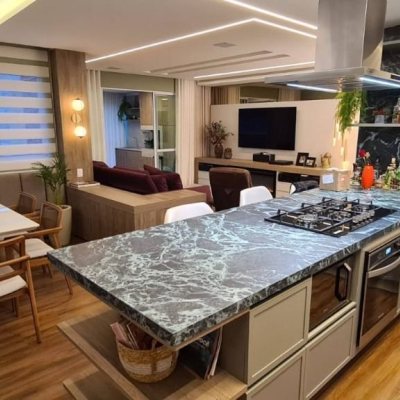 Apartamentos com 165m², 4 quartos, 4 suítes, 2 garagens, no bairro Centro em Florianópolis