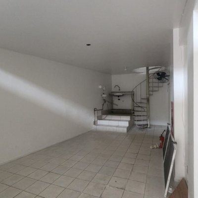 Loja com 90m², no bairro Trindade em Florianópolis