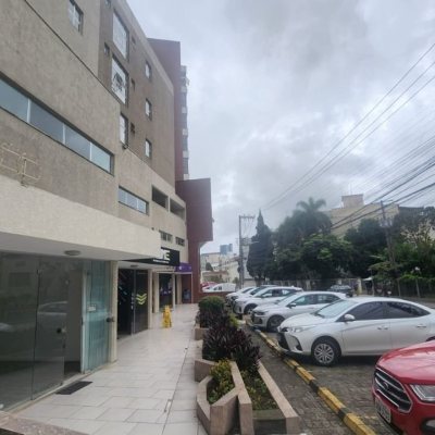 Loja com 90m², no bairro Trindade em Florianópolis