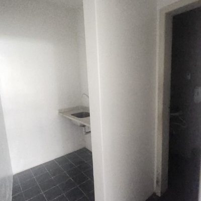 Loja com 90m², no bairro Trindade em Florianópolis