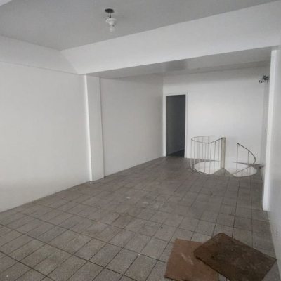 Loja com 90m², no bairro Trindade em Florianópolis