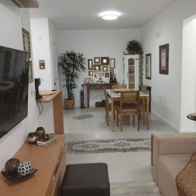 Apartamentos com 72m², 2 quartos, 1 suíte, 1 garagem, no bairro Pedra Branca em Palhoça