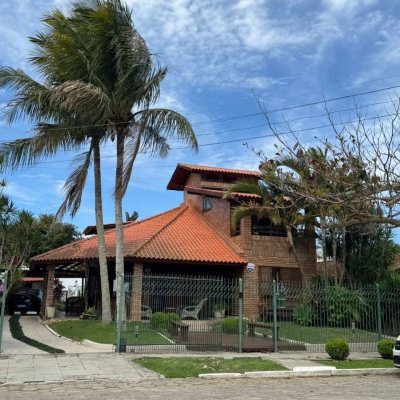 Casa Residencial com 280m², 4 quartos, 4 suítes, 3 garagens, no bairro Jurerê em Florianópolis