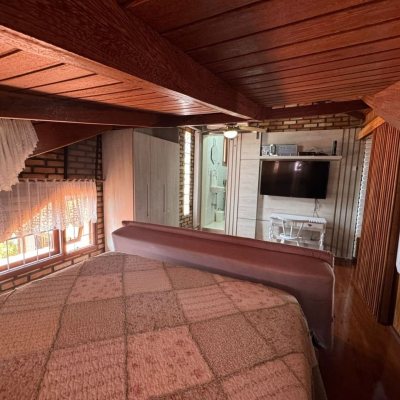 Casa Residencial com 280m², 4 quartos, 4 suítes, 3 garagens, no bairro Jurerê em Florianópolis