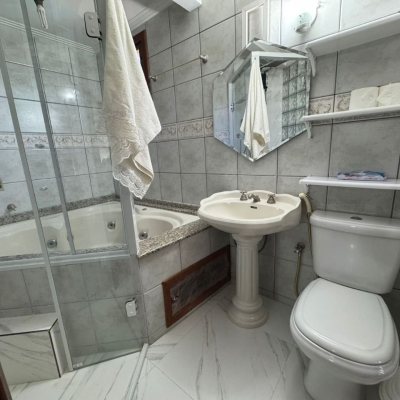 Casa Residencial com 280m², 4 quartos, 4 suítes, 3 garagens, no bairro Jurerê em Florianópolis