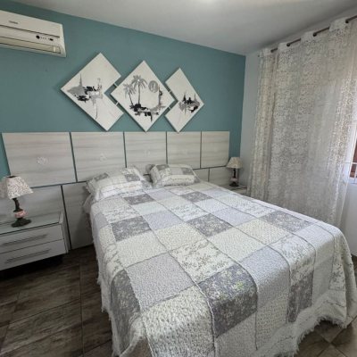 Casa Residencial com 280m², 4 quartos, 4 suítes, 3 garagens, no bairro Jurerê em Florianópolis