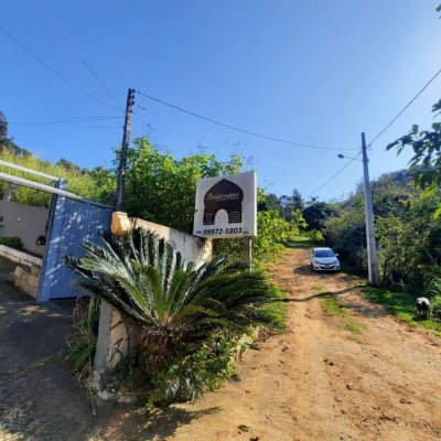 Casa Residencial com 1000m², 4 quartos, 4 suítes, 4 garagens, no bairro São Miguel (Guaporanga) em Biguaçu