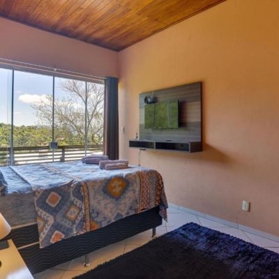 Casa Residencial com 1000m², 4 quartos, 4 suítes, 4 garagens, no bairro São Miguel (Guaporanga) em Biguaçu