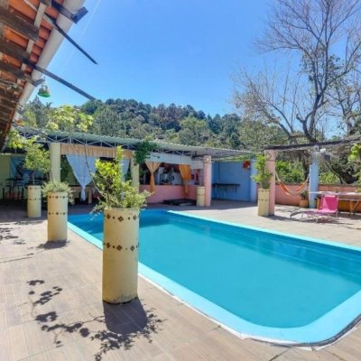 Casa Residencial com 1000m², 4 quartos, 4 suítes, 4 garagens, no bairro São Miguel (Guaporanga) em Biguaçu