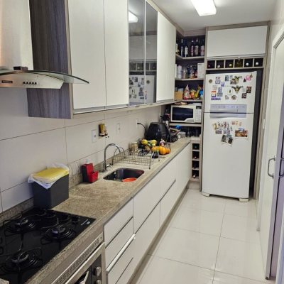 Apartamentos com 63m², 2 quartos, 1 garagem, no bairro Trindade em Florianópolis
