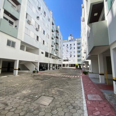 Apartamentos com 63m², 2 quartos, 1 garagem, no bairro Trindade em Florianópolis