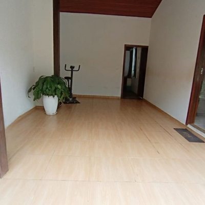 Casa Residencial com 90m², 4 quartos, 2 garagens, no bairro Rio Tavares em Florianópolis