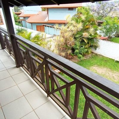 Casa Residencial com 90m², 4 quartos, 2 garagens, no bairro Rio Tavares em Florianópolis
