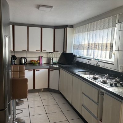 Casa Residencial com 177m², 4 quartos, 4 garagens, no bairro Jardim Atlântico em Florianópolis