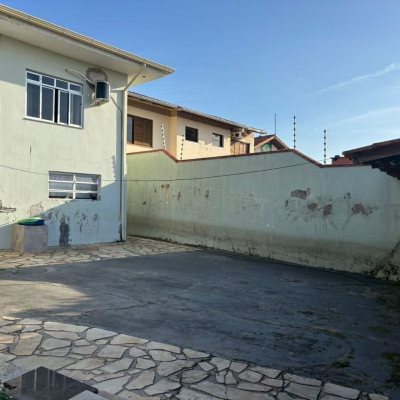 Casa Residencial com 177m², 4 quartos, 4 garagens, no bairro Jardim Atlântico em Florianópolis