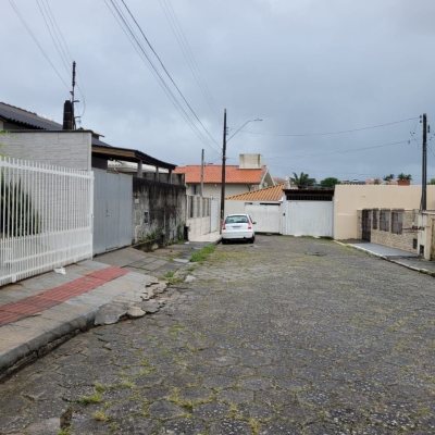 Casa Residencial com 177m², 4 quartos, 4 garagens, no bairro Jardim Atlântico em Florianópolis