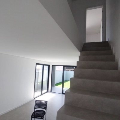 Casa Residencial com 170m², 4 quartos, 3 suítes, 2 garagens, no bairro Campeche em Florianópolis