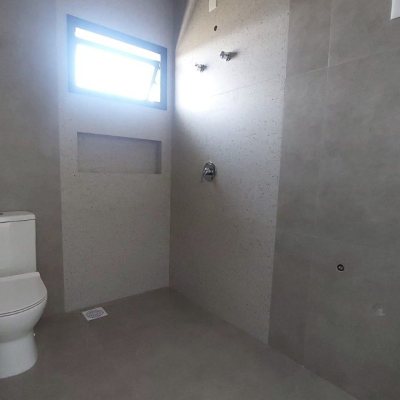 Casa Residencial com 170m², 4 quartos, 3 suítes, 2 garagens, no bairro Campeche em Florianópolis