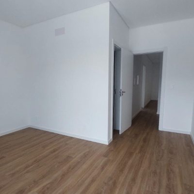 Casa Residencial com 170m², 4 quartos, 3 suítes, 2 garagens, no bairro Campeche em Florianópolis