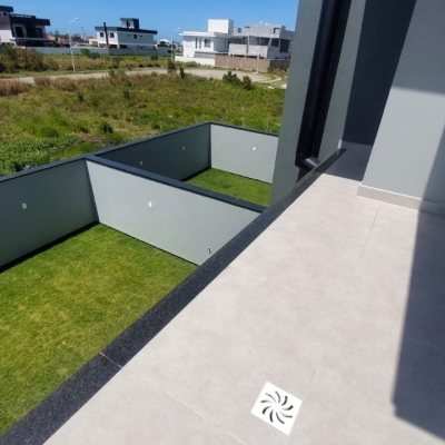 Casa Residencial com 170m², 4 quartos, 3 suítes, 2 garagens, no bairro Campeche em Florianópolis