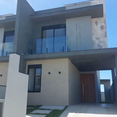 Casa Residencial com 170m², 4 quartos, 3 suítes, 2 garagens, no bairro Campeche em Florianópolis