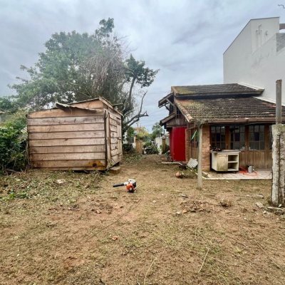 Casa Residencial com 116m², 3 quartos, 5 garagens, no bairro Rio Tavares em Florianópolis