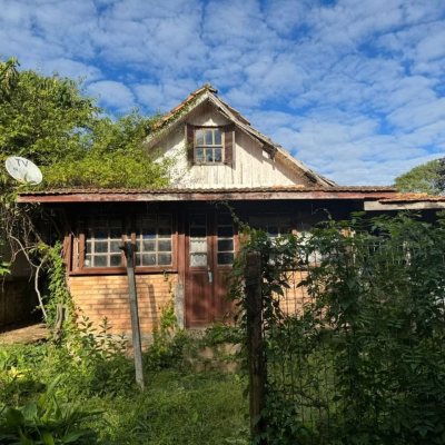 Casa Residencial com 116m², 3 quartos, 5 garagens, no bairro Rio Tavares em Florianópolis